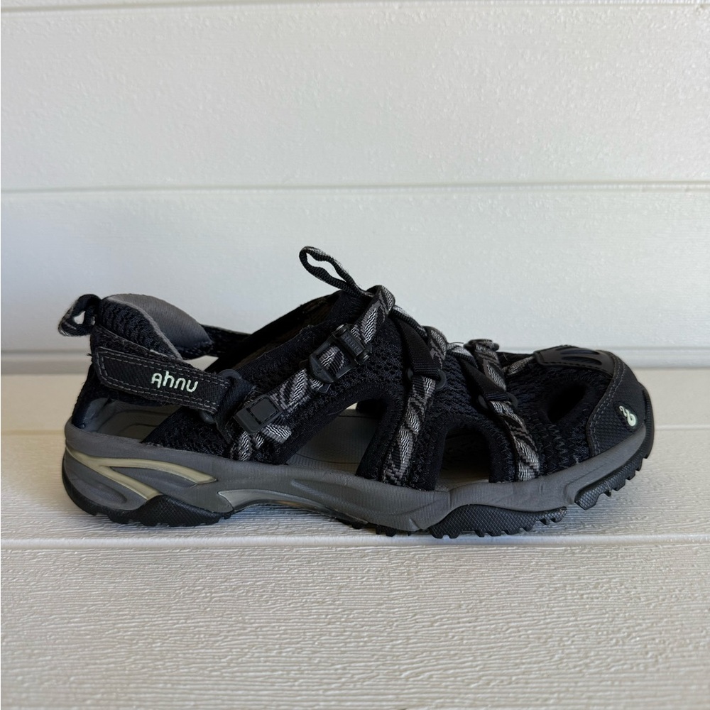 Ahnu Tilden V Outdoor Footwear with Shock Absorbing Soles
